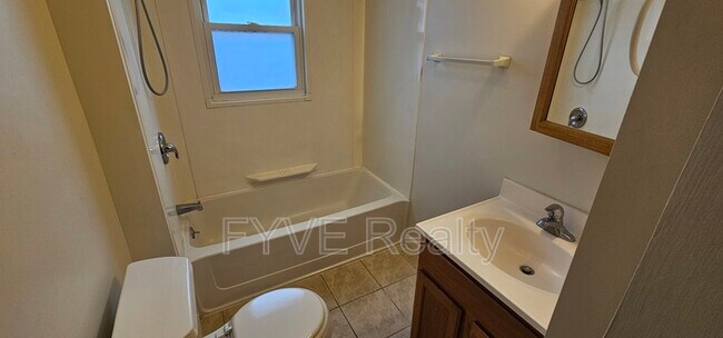 Building Photo - 5154 13th St SW