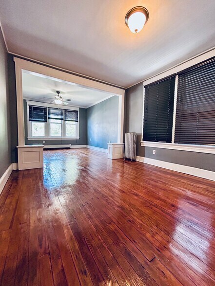 Building Photo - 516 Norwood St