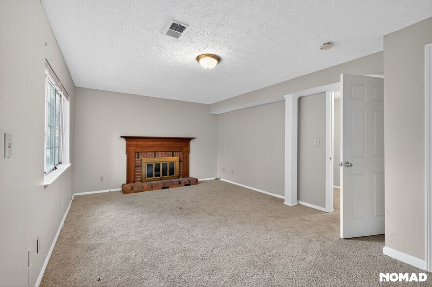 Building Photo - 2319 Wingfoot Pl