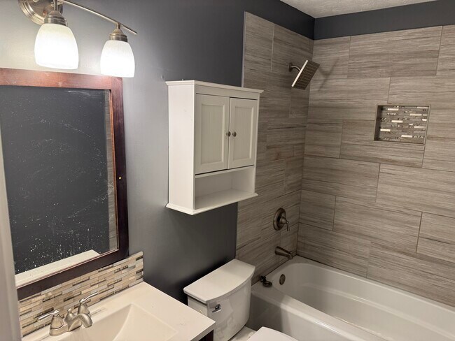 Building Photo - 3565 Park Bluff Ln NW