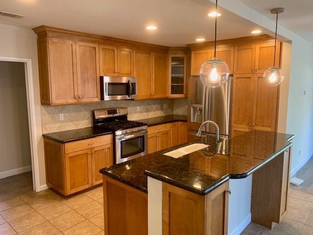 Building Photo - 2026 Petaluma Ave