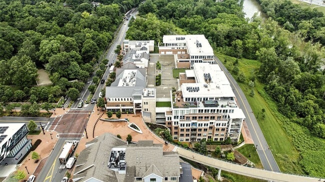 Building Photo - Luxury Condo in Dublin's Coveted Bridge Pa...