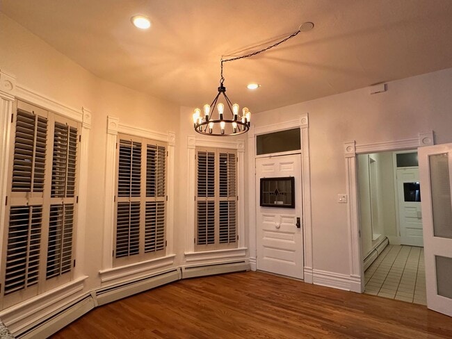 Building Photo - Embrace Timeless Charm with Modern Comfort