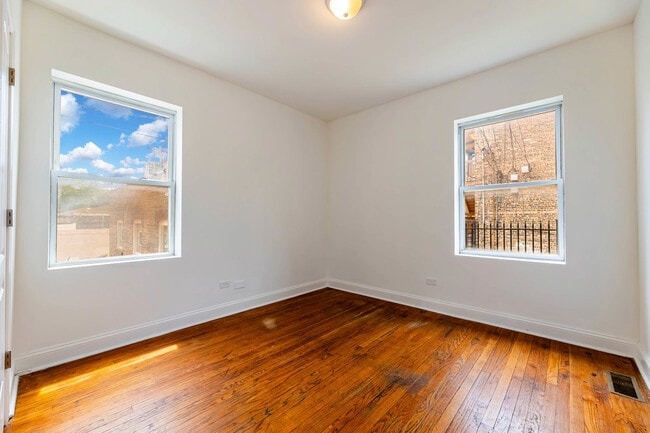 Building Photo - 1633 W 76th St