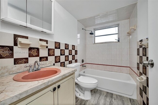 Building Photo - 2506 SW 9th St