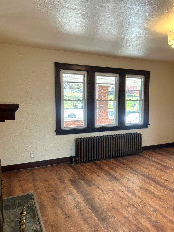 Building Photo - 114 Augusta St