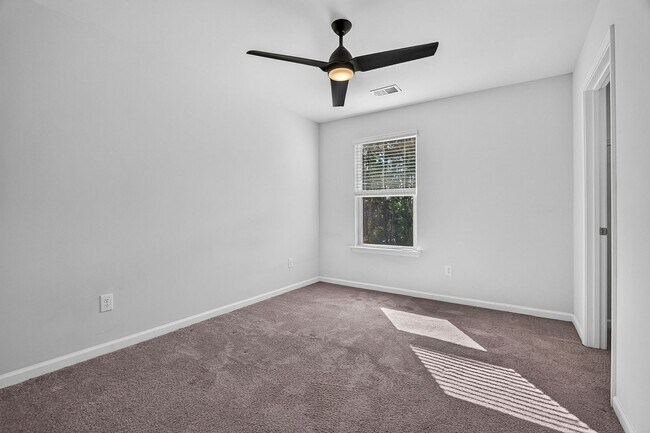 Building Photo - 123 Sweet Cherry Ln