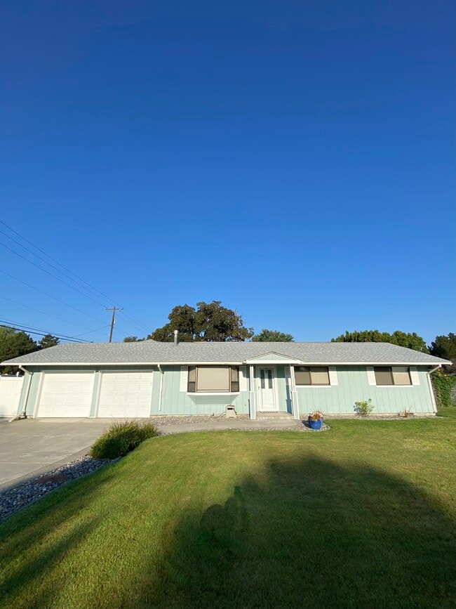 Exterior - 330 S Reed St