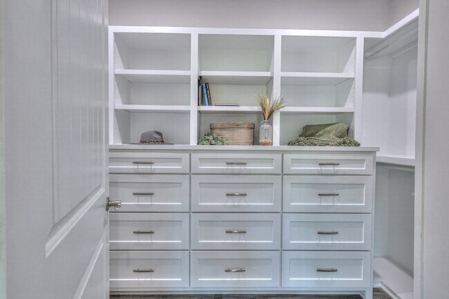 Building Photo - 3931 Taylors Store Rd