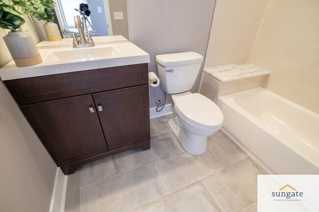 Building Photo - 1125 S Clinton St