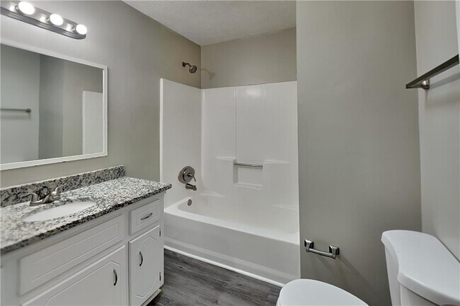Building Photo - 6606 Catawba Dr