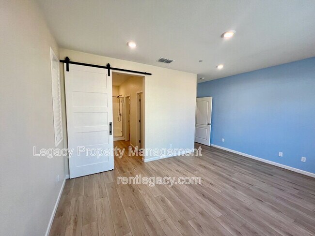 Building Photo - 436 Rose St