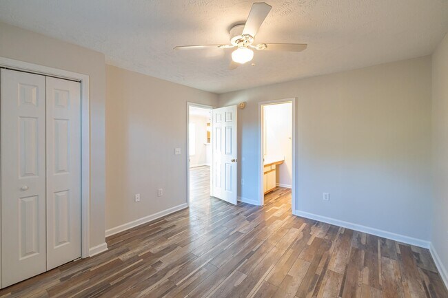 Building Photo - 9550 Dunes Gables Dr