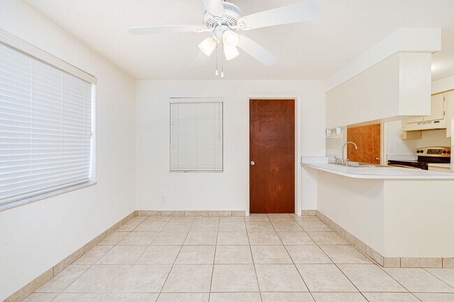 Building Photo - 3 Bedroom Home in Port Orange