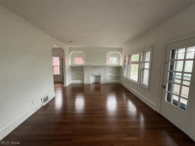 Building Photo - 2287 Ogontz Ave