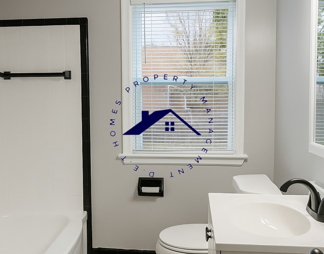 Building Photo - 11081 Lakepointe St