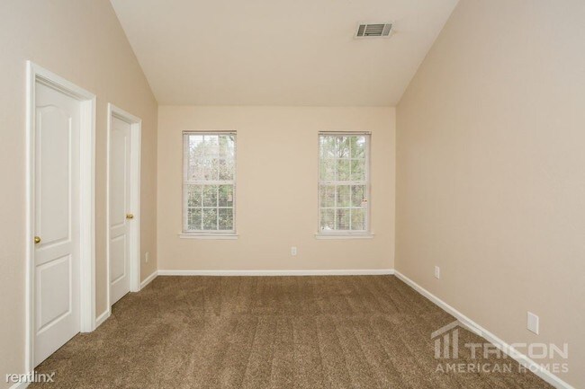 Building Photo - 235 Lakeview Trail