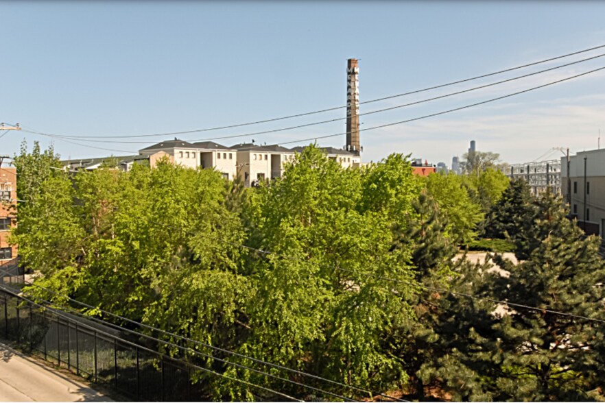 Building Photo - 1937 W Diversey Pkwy