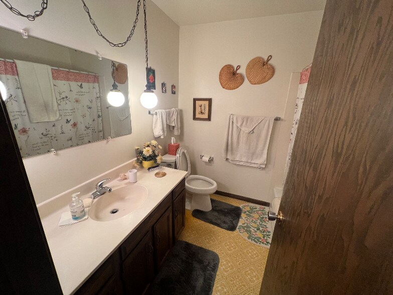 Building Photo - 243 Tyler Cir