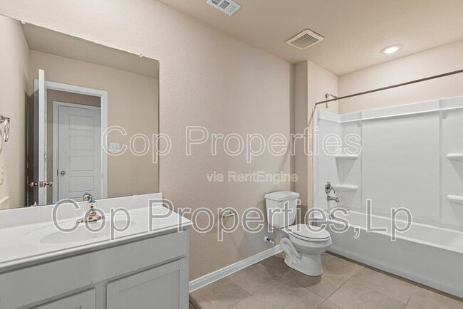 Building Photo - 5103 Topaz Bnd