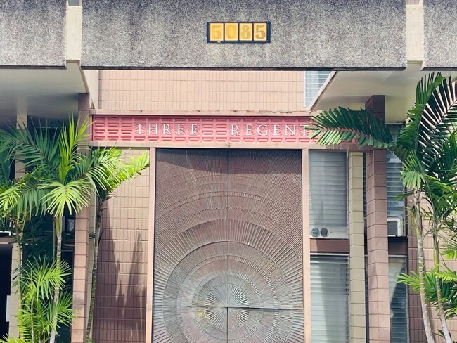 Building Photo - Partly Furnished 3-bedroom, 2-bath condo a...