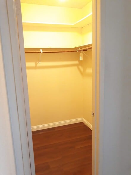 Building Photo - 11052 Lower Azusa Rd