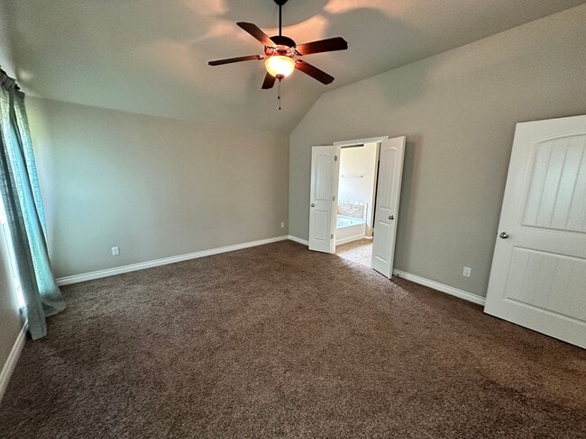 Building Photo - 4 bed 2 bath in Edmond