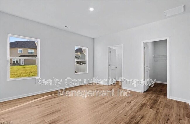 Building Photo - 534 Raspberry Hl Dr