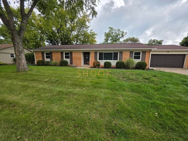 Primary Photo - Cozy 3 BR Home in Convenient Location - Sh...
