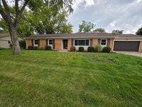 Building Photo - Cozy 3 BR Home in Convenient Location - Sh...