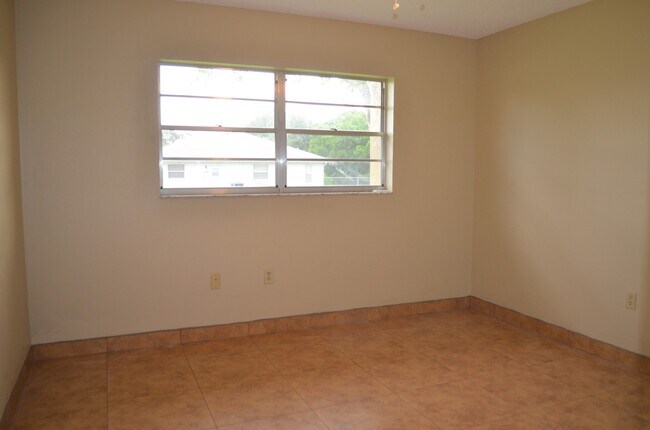 Building Photo - Beautiful Home in a Great Neighborhood!