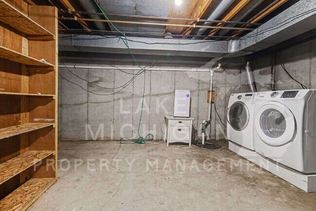 Building Photo - 2555 Ridgemoor Dr SE