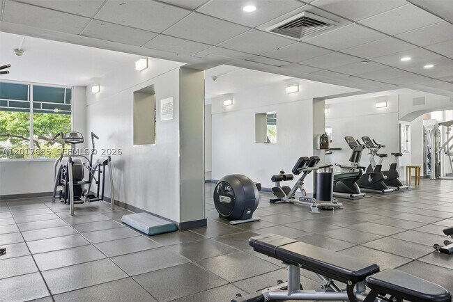 Building Photo - 888 Brickell Key Dr