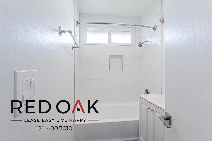 Building Photo - 901 Centinela Ave