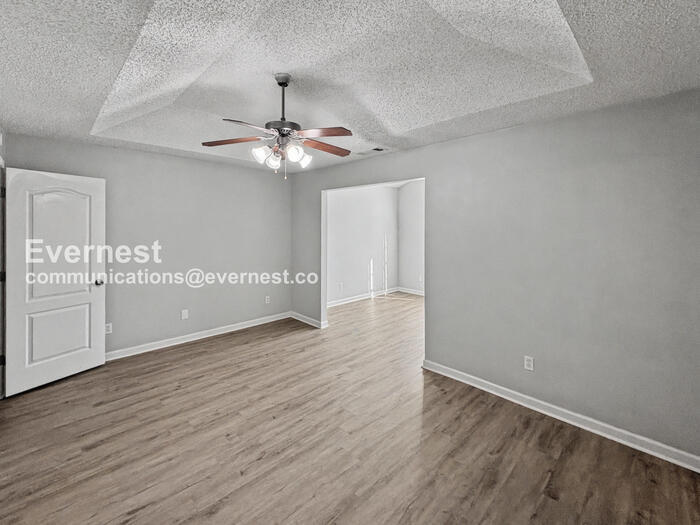 Building Photo - 8596 Thomas Rd