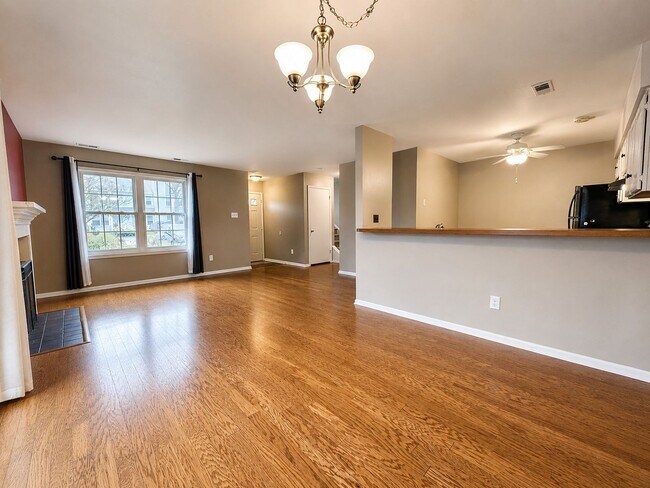 Building Photo - 46 Bark Hollow Ln