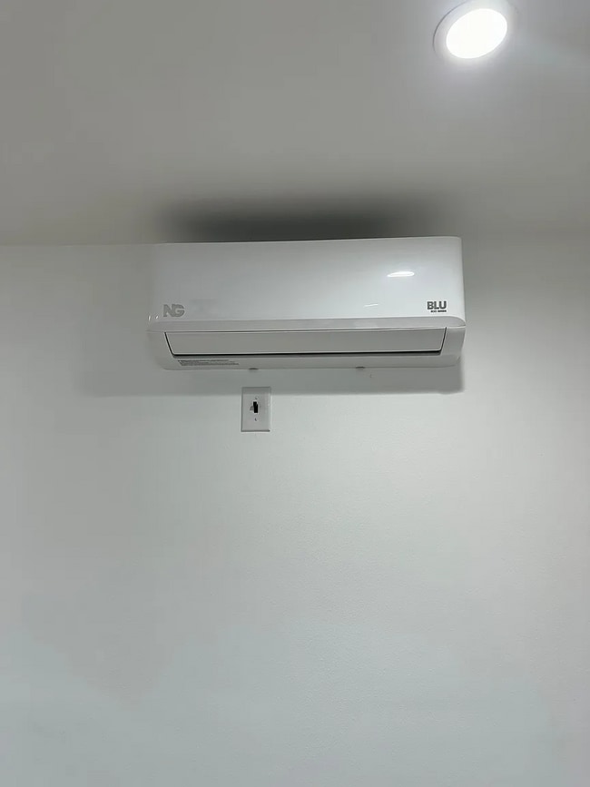 Building Photo - 1444