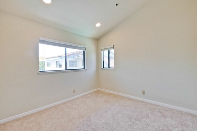Building Photo - Condo Near Cupertino High | Updated Kitche...