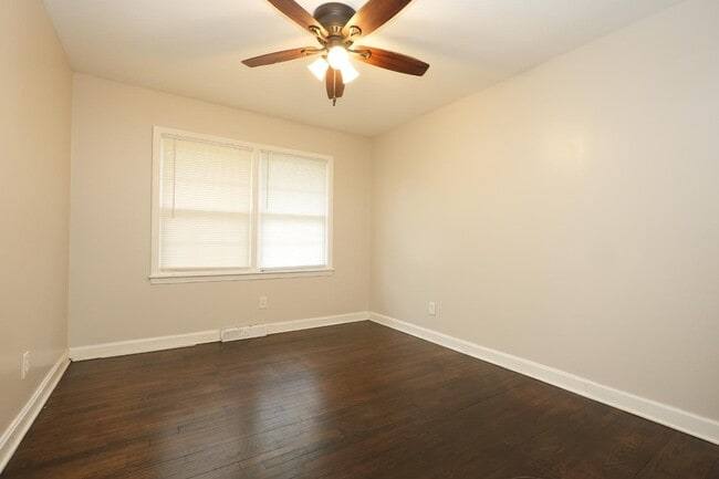 Building Photo - 4033 Fieldcrest Rd