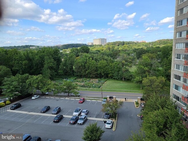 Building Photo - 5340 Holmes Run Pkwy