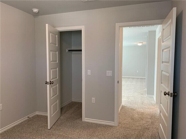 Building Photo - 1317 Ambler Dr