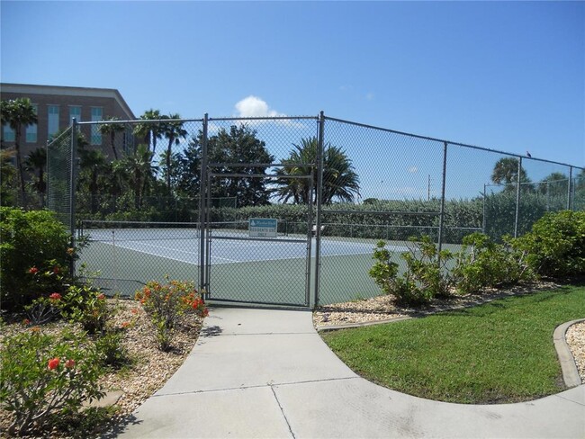 Building Photo - 200 Harbor Walk Dr