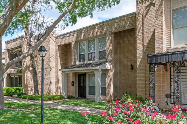 Building Photo - 9417 Bassoon Dr