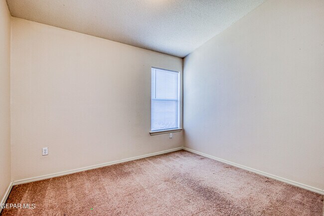 Building Photo - 6216 Spotted Eagle Dr