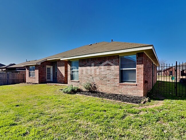 Building Photo - 824 Wilderness Pass