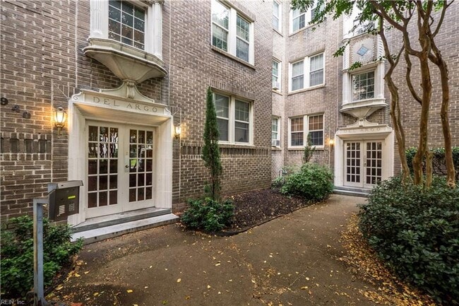 Building Photo - Adorable Condo in Ghent!