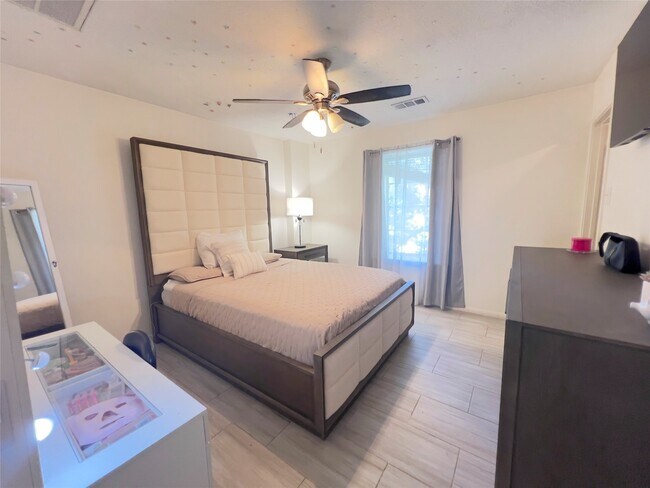 Building Photo - 10503 Desert Springs Cir