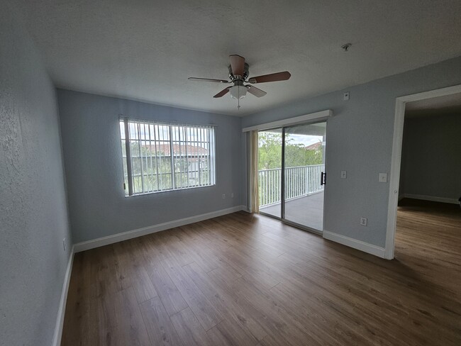 Building Photo - 14036 Fairway Island Dr