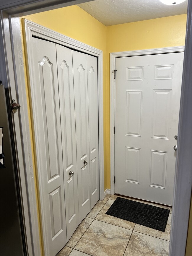 Building Photo - 1207 Chimera Ln