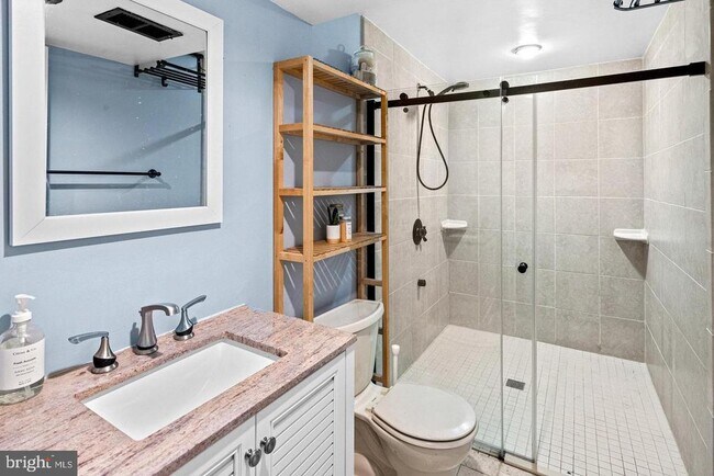 Building Photo - 1005 Aquia Dr